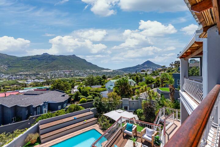 SunsetViews Villa | Sea & Mountain View Retreat gallery image 4