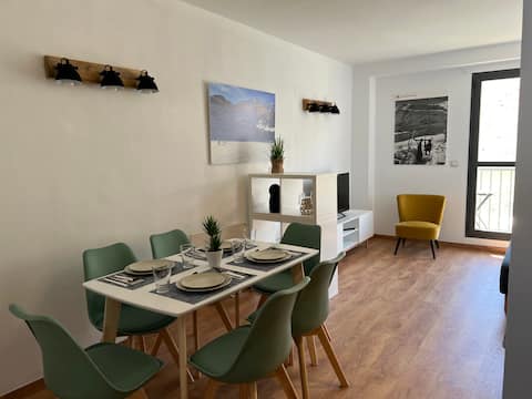 Apartment (4 PAX) with parking. 200 meters from the slopes.