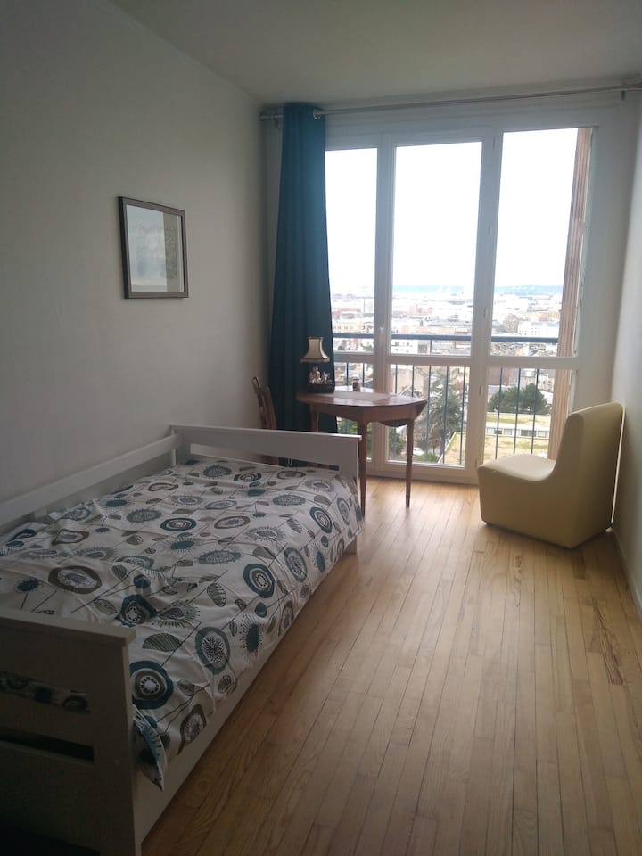 Le Havre Room with unobstructed estuary views Condominiums for Rent