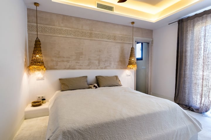 Dhoma e gjumit 3 me banjë ngjitur 3 (banjë me dush shiu)