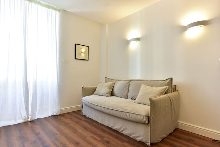 Elegant apartment near the Pantheon gallery image 3