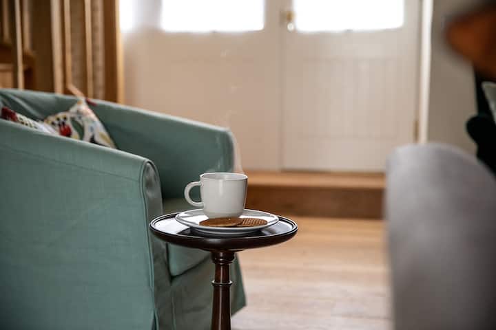 Twin Law Cottage:
A Cosy, Rural 2 Bedroom Getaway - East Lothian