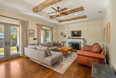 Popular Airbnb listing: • wine street casita • SpanishStyle, wlk2twn, 🐾ok, 🔥pit in El Paso De Robles (Paso Robles)