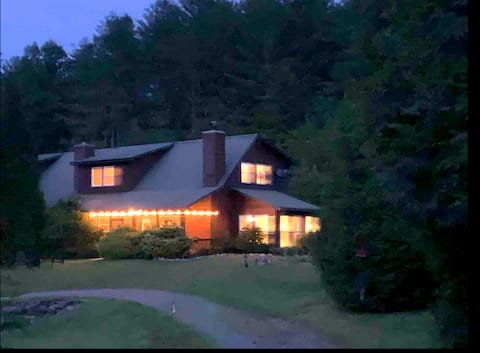 HOT TUB Sleeps 8 Toccoa River - GoneFishInn