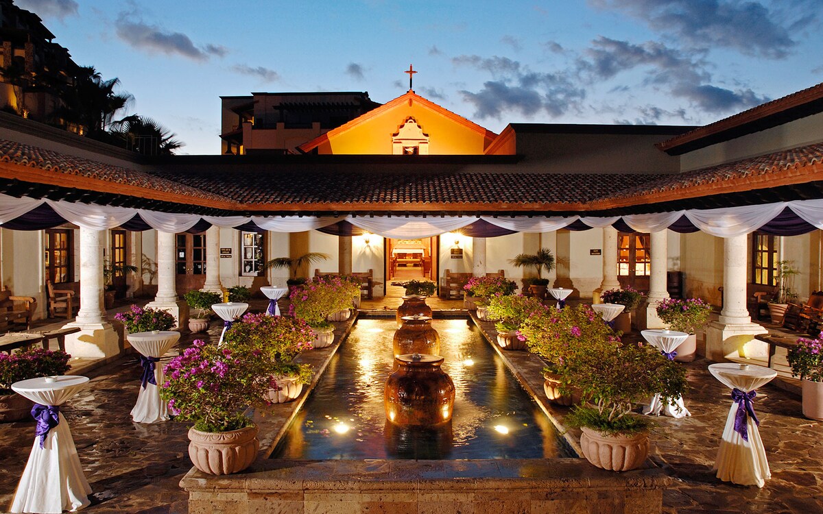 Cabo! Junior suite at Sunset Beach! — 0 bedroom vacation rental in Cabo San Lucas