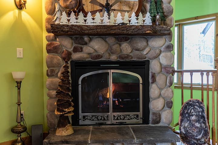 Gas fireplaces in Living and Dinning Rooms