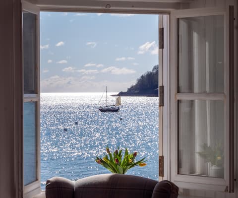 Little Islet - a fabulous cottage on the sea