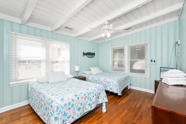 ห้องนอนชั้น 4 ของบิกินี่