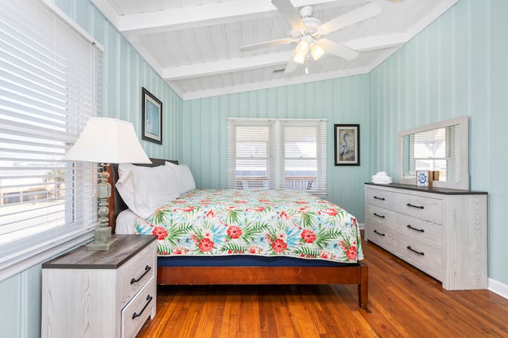 ห้องนอนใหญ่ด้านบน