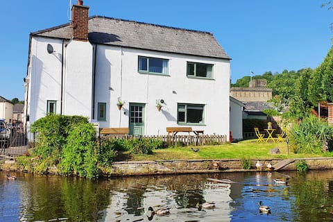 Duck Cottage - Brecon Canal