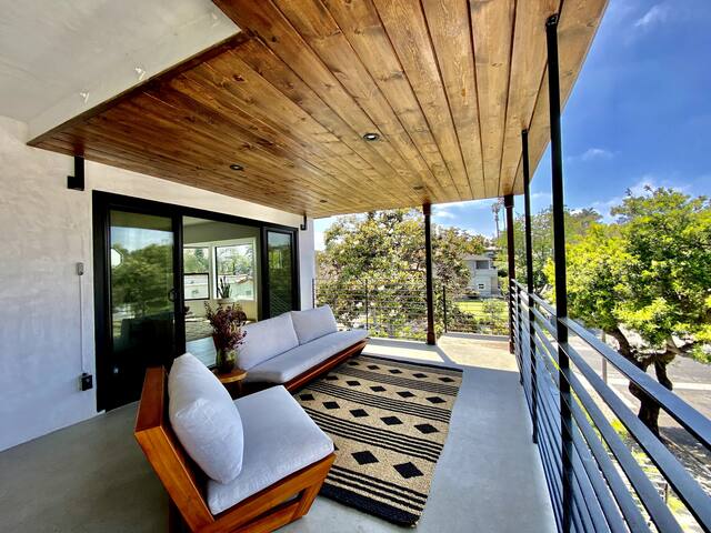 Bright & Open Home in View Heights-Windsor Hills gallery image 2