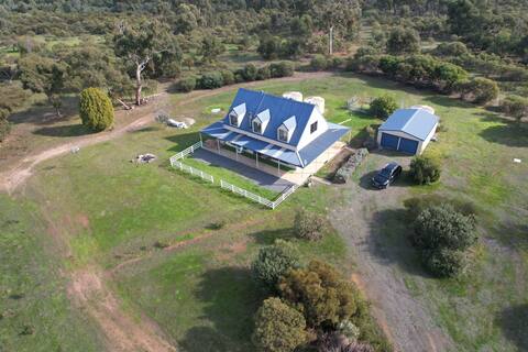 Morningside farm house with Mountain views...