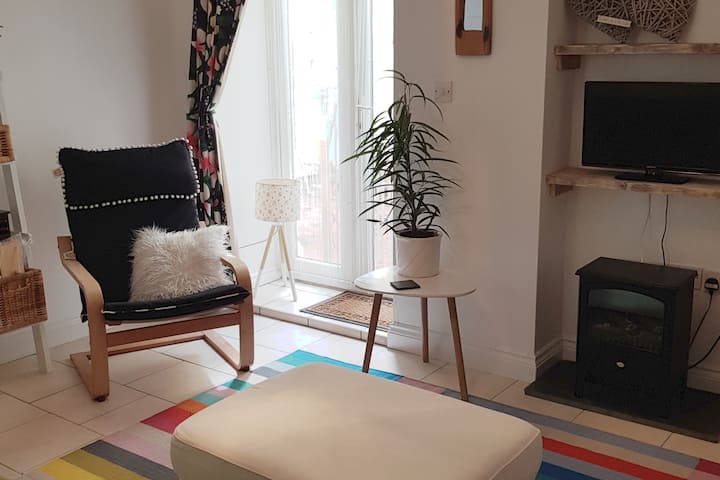Quiet Cosy 1 Bed Flat, Above Harbour, With Garden - North Devon District