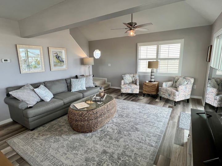 Entire Home- "Weekend At Bernie's" - Topsail Beach, NC