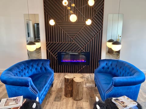 Top performing Airbnb: The Midnight Cabin - Stargazing Speakeasy in Homestead Valley
