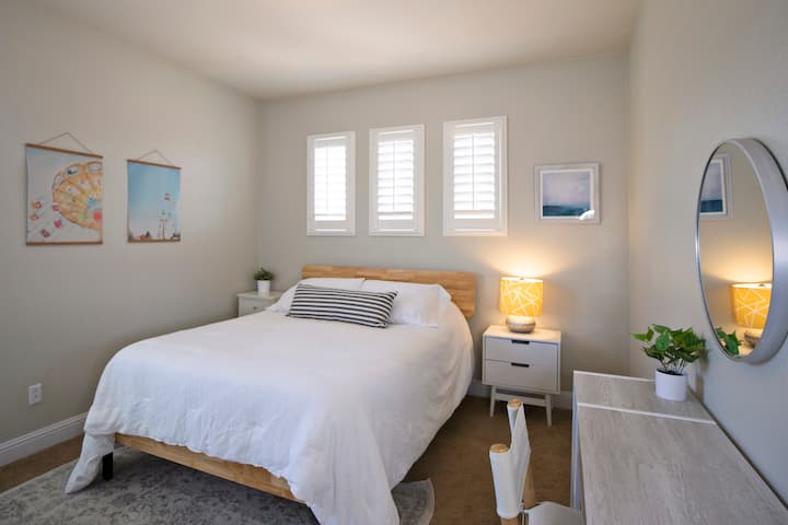 Santa Cruz Room with Queen Size Bed