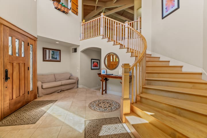 Sunset Palms! Pool, Tennis, A/C, Mins to Beach gallery image 3