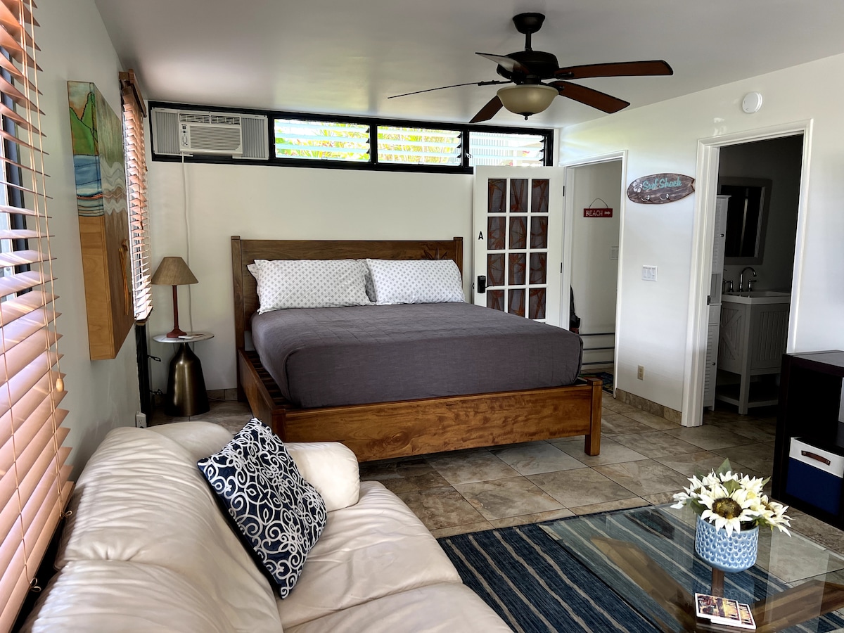 加大双人床，截至6/20 ！  我们听取了您的反馈，房源现在有一张更大的床和舒适的枕头。 

在浮潜、徒步旅行或冲浪一天后，在较大的床上游泳！