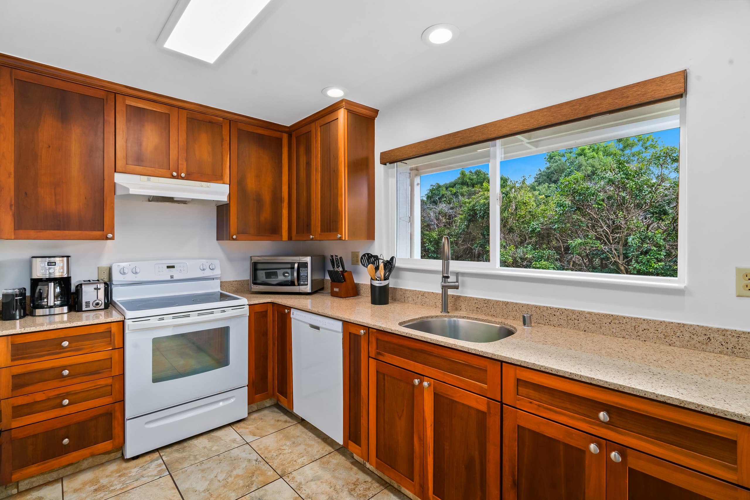 Condo in Princeville · ★4.97 · Studio · 1 bed · 1 bath - Image 4