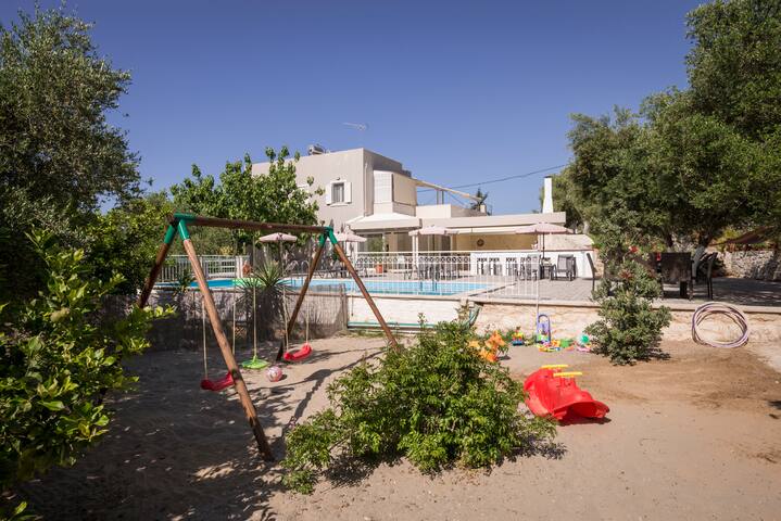 Villa Almyros with pool close to the beach gallery image 4