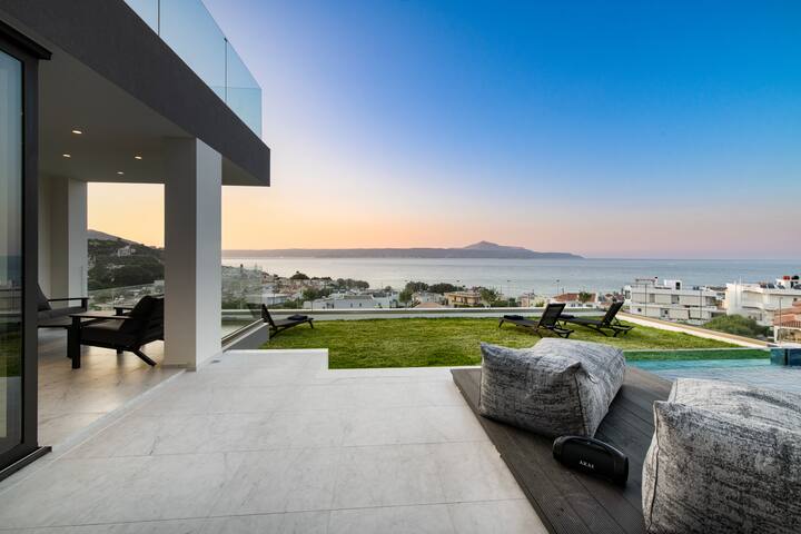 Paradise Hill Luxury Villa Heated Pool & Jacuzzi gallery image 3