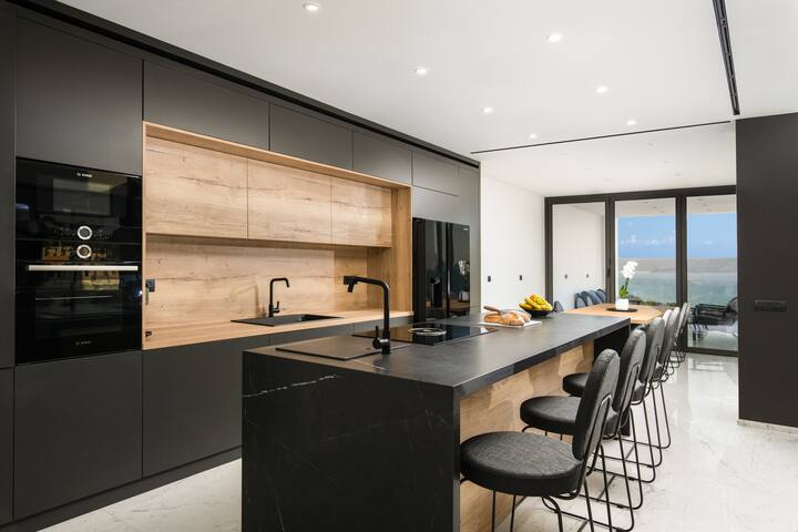 Paradise Hill Luxury Villa Heated Pool & Jacuzzi gallery image 4