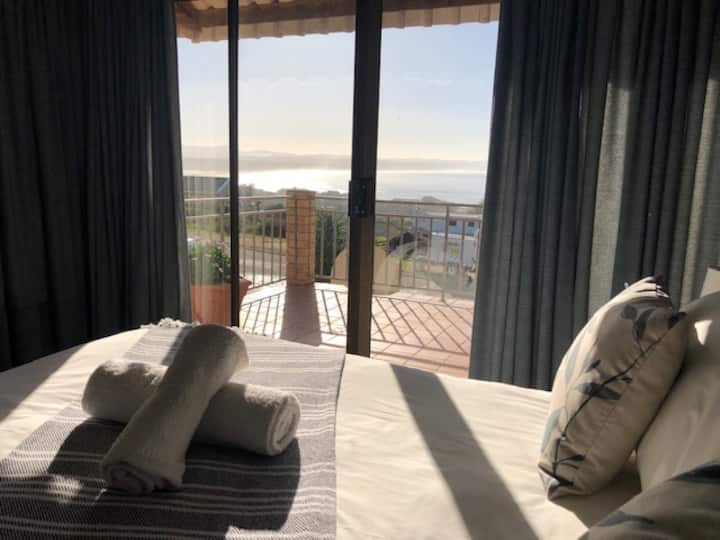 Წინა საძინებელი.