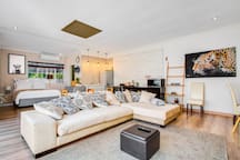 Beautiful Studio apt in Bryanston w/Backup Power