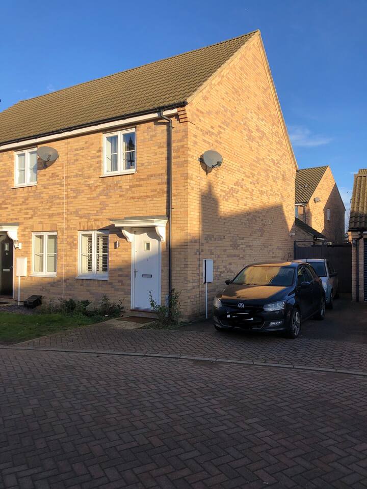Comfortable, modern 2bedroom home Houses for Rent in Witham Saint