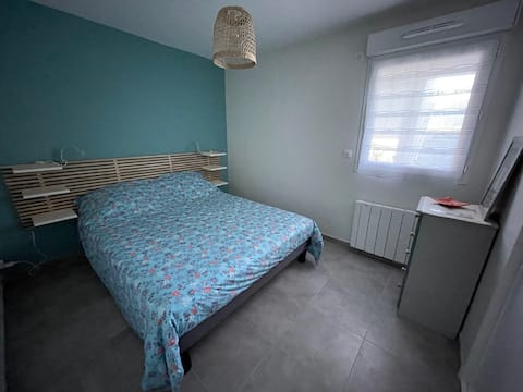 Successful Airbnb property: 2-room apartment (swimming pool and nearby beach) in île Tudy