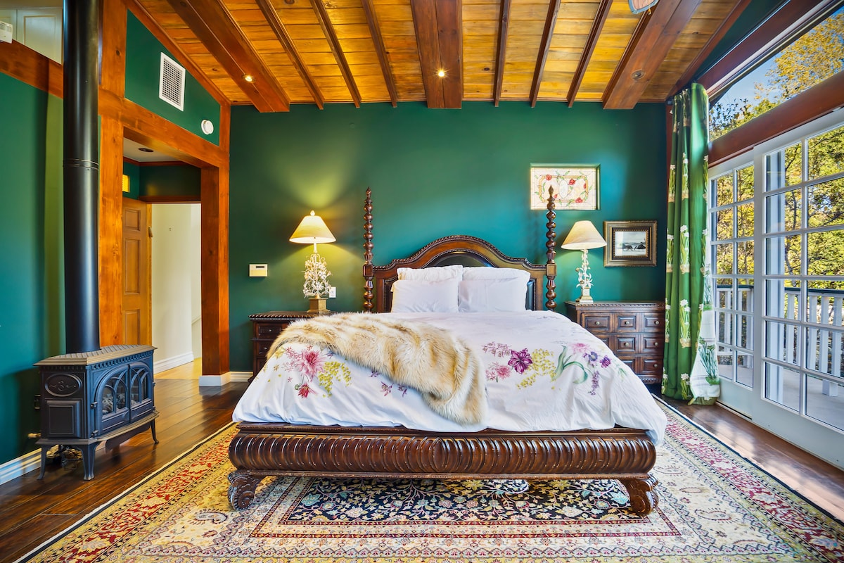Redbud Cabin — view 2