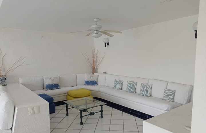Preciosa Villa A La Orilla Del Lago - Tequesquitengo