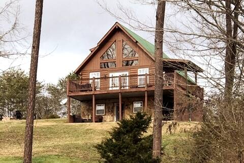 Cherokee Escape - Cozy 3 Bedroom Cabin on the Lake