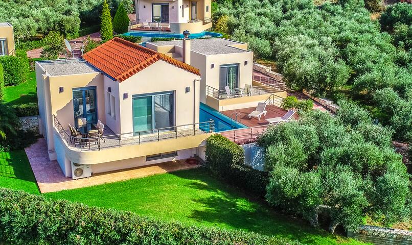 Amazing Sea View -Pool-Complex up to 21 guests. gallery image 5