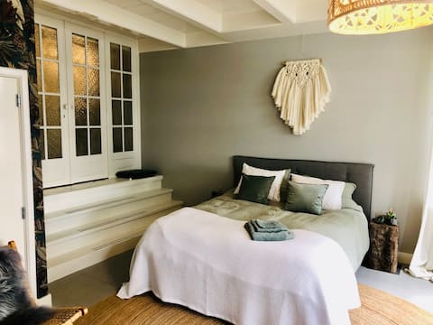 Charming Bed & Breakfast near the Amstel