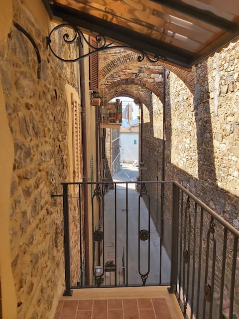 Popular Airbnb listing: La Casina nel Contrada in Gavorrano