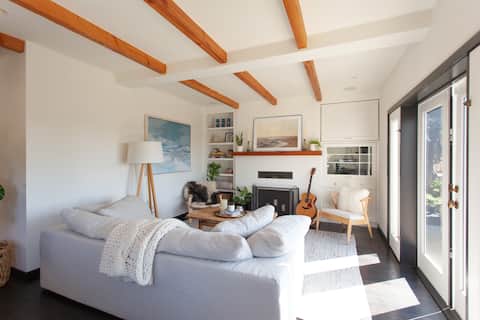 Top performing Airbnb: Bright Ocean View Cottage: Walk to Beach & Village in Encinitas