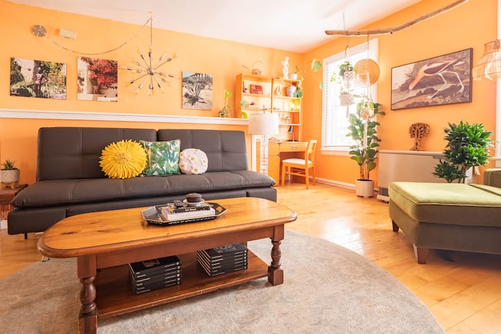 Postmodern Penthouse - 1 Min Walk Dining + Shops - Burlington, VT