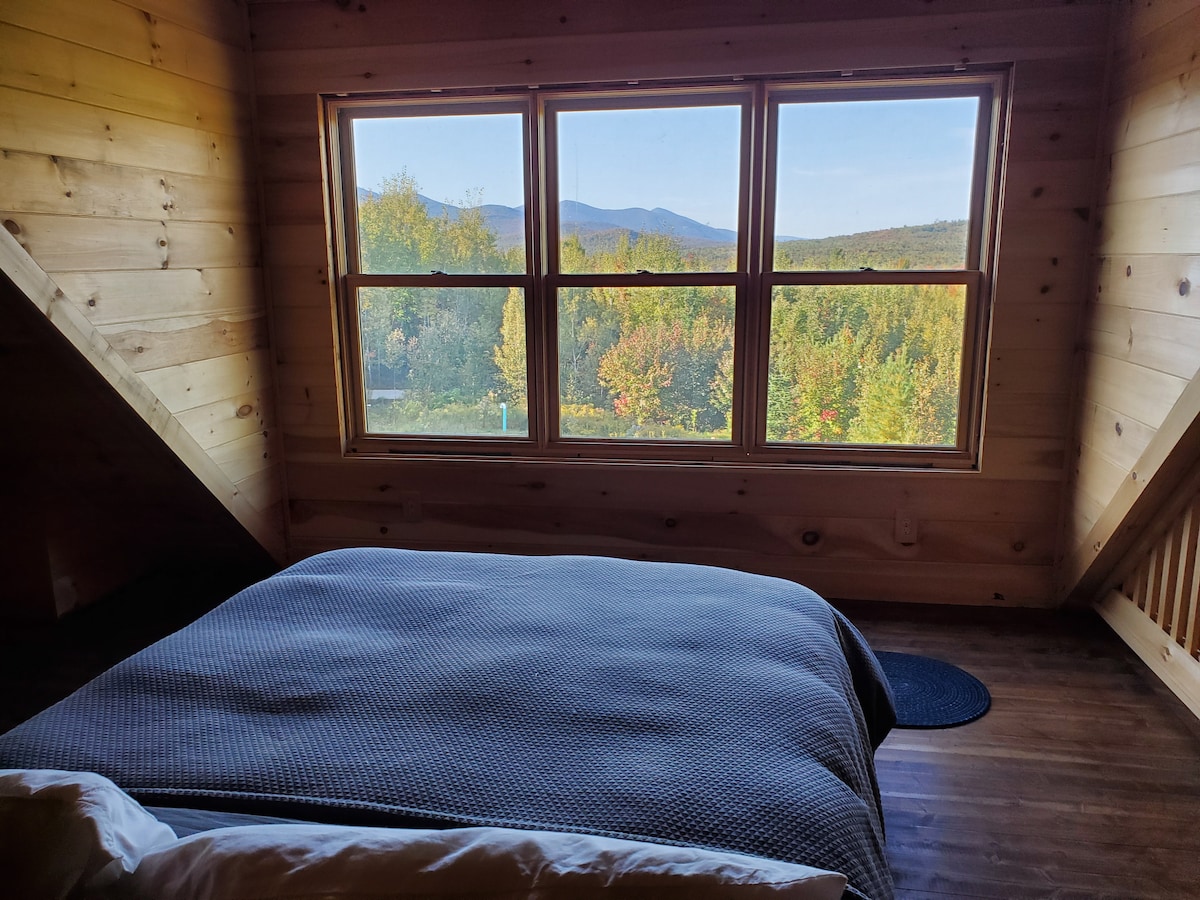 Loft suite s bračnim krevetom i pogledom na objekt s pogledom na planine