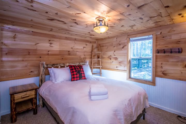 Dormitorio3 (piso 2, cama tamaño queen).