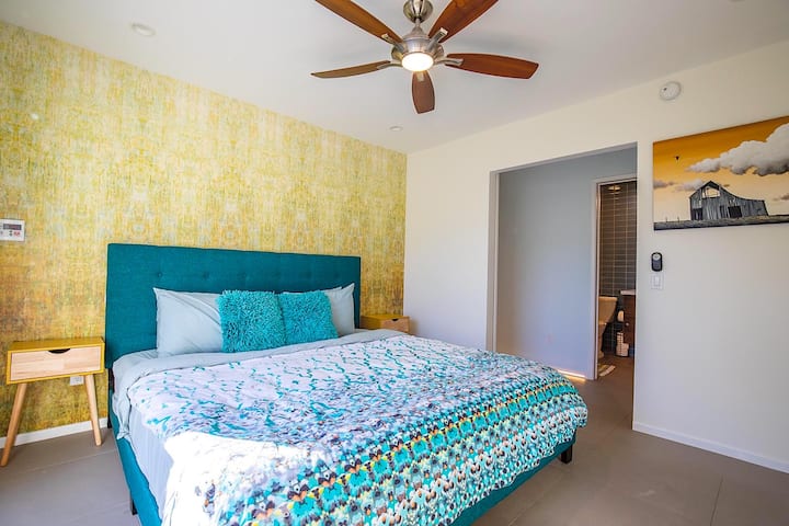 ห้องนอนแขก 2 พร้อมเตียงคิงไซส์ตะวันออก