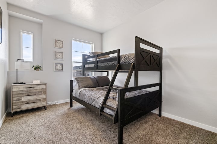 เตียงสองชั้นเหมาะสำหรับเด็กๆ!