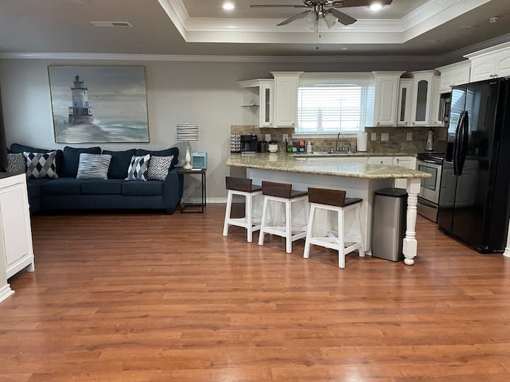 Unique Split Floor Plan Perfect Family Vacation - Bolivar Peninsula, TX