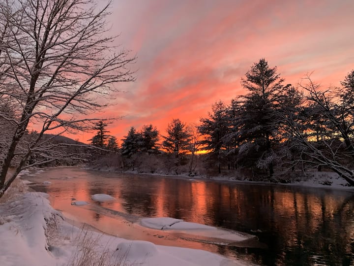 ADK Riverfront Ski Whiteface, Near Lake Placid Chalets for Rent in