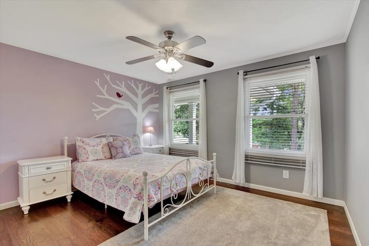 Habitación tamaño queen con cama tamaño 