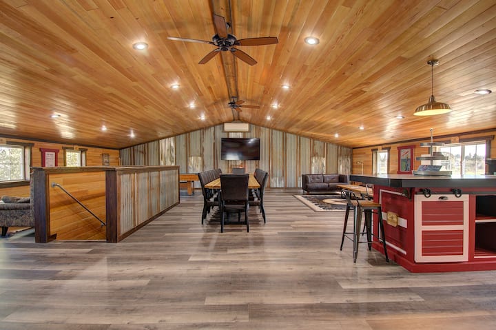 Experience the Bunkhouse at the Flying F Ranch - Airbnb