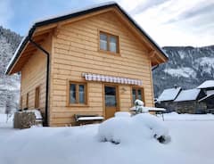 Rustic+wooden+house+with+sauna%2C+close+to+ski+lift