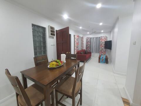 Cozy 2 bedroom space with free parking on premise
