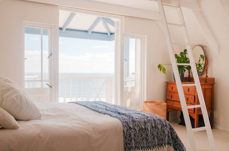 Cloud Level at Hilltop House, Scarborough. gallery image 3