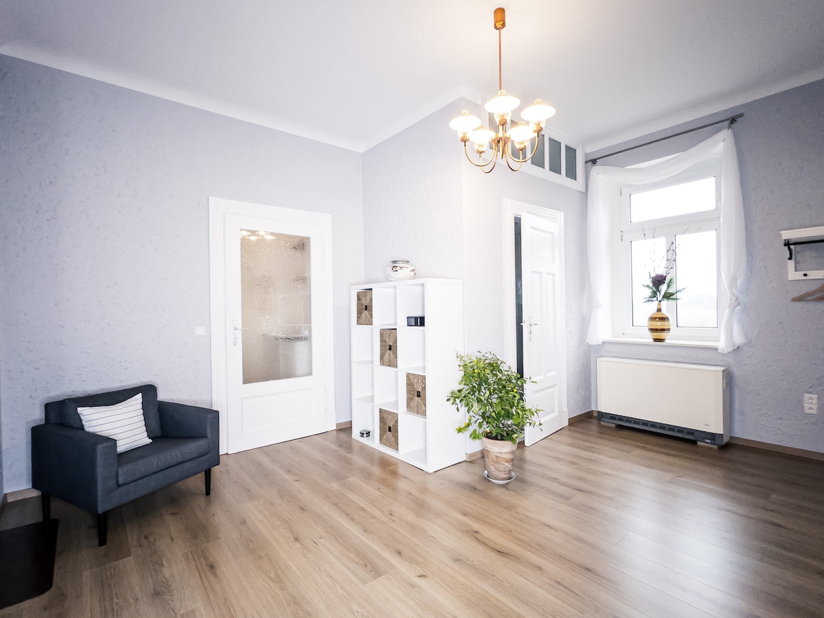 Successful Airbnb property: ►Top apartment near Porsche, airport, trade fair & BMW◄ in Wahren